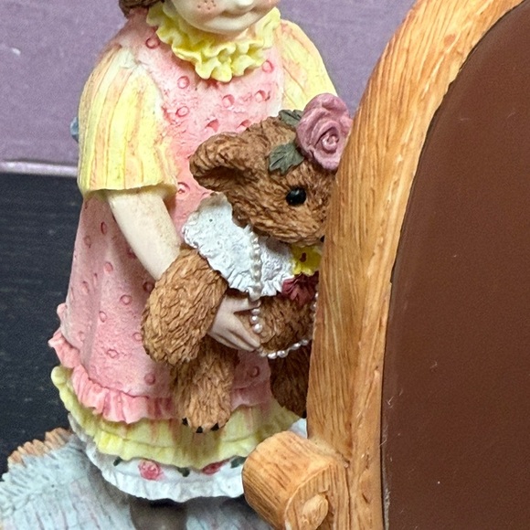 2 Linda Grayson 1996 Charming Bear Figurines Emily Cynthia With Floral Accents - Picture 8 of 11